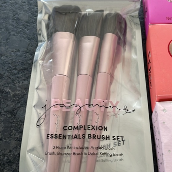 I ❤️ Revolution Heartbreakers Blush & Highlighters & Unicorn Heart Highlighter + - Picture 3 of 3